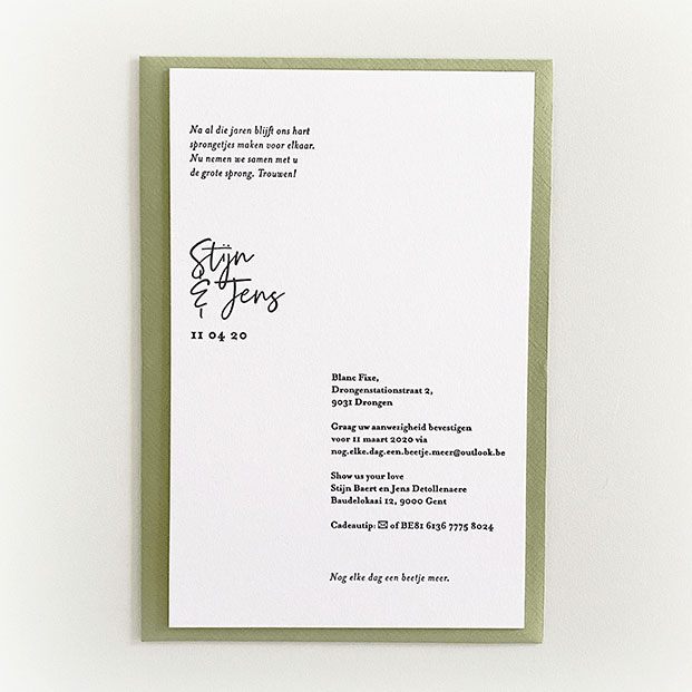 trouwuitnodiging groen letterpress