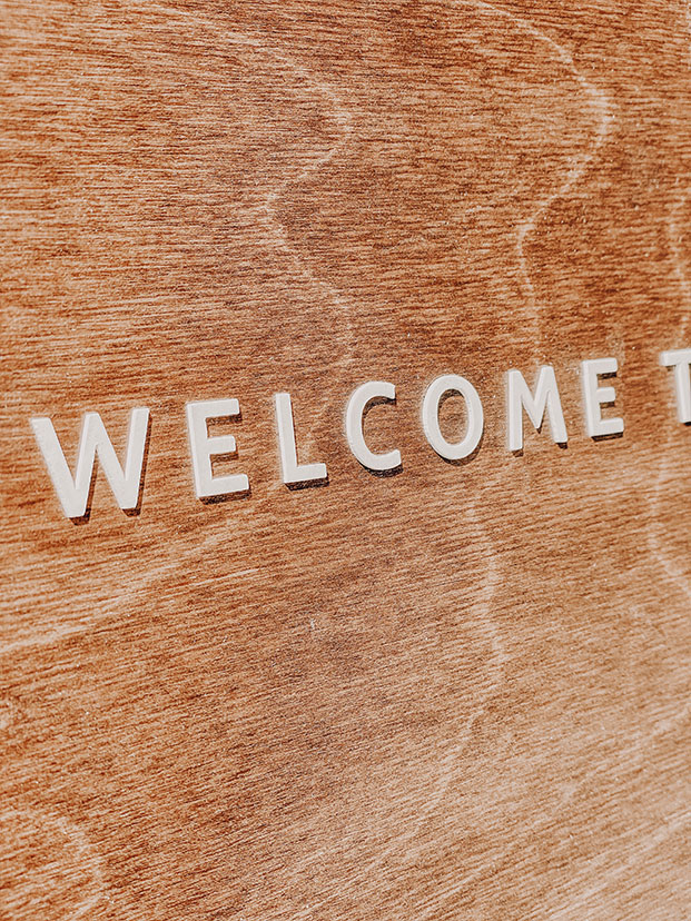 welkombord, welkomstbord, hout, witte letters, huwelijk, trouw, borden, oost vlaanderen, gent